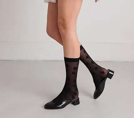 Mules with small heels in black pleated varnish | NINE | Jonak US