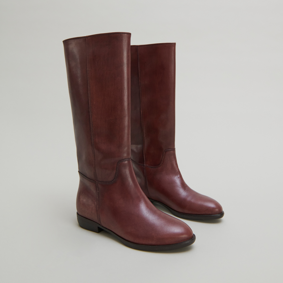 Flat boots in cognac patinated leather | 1137