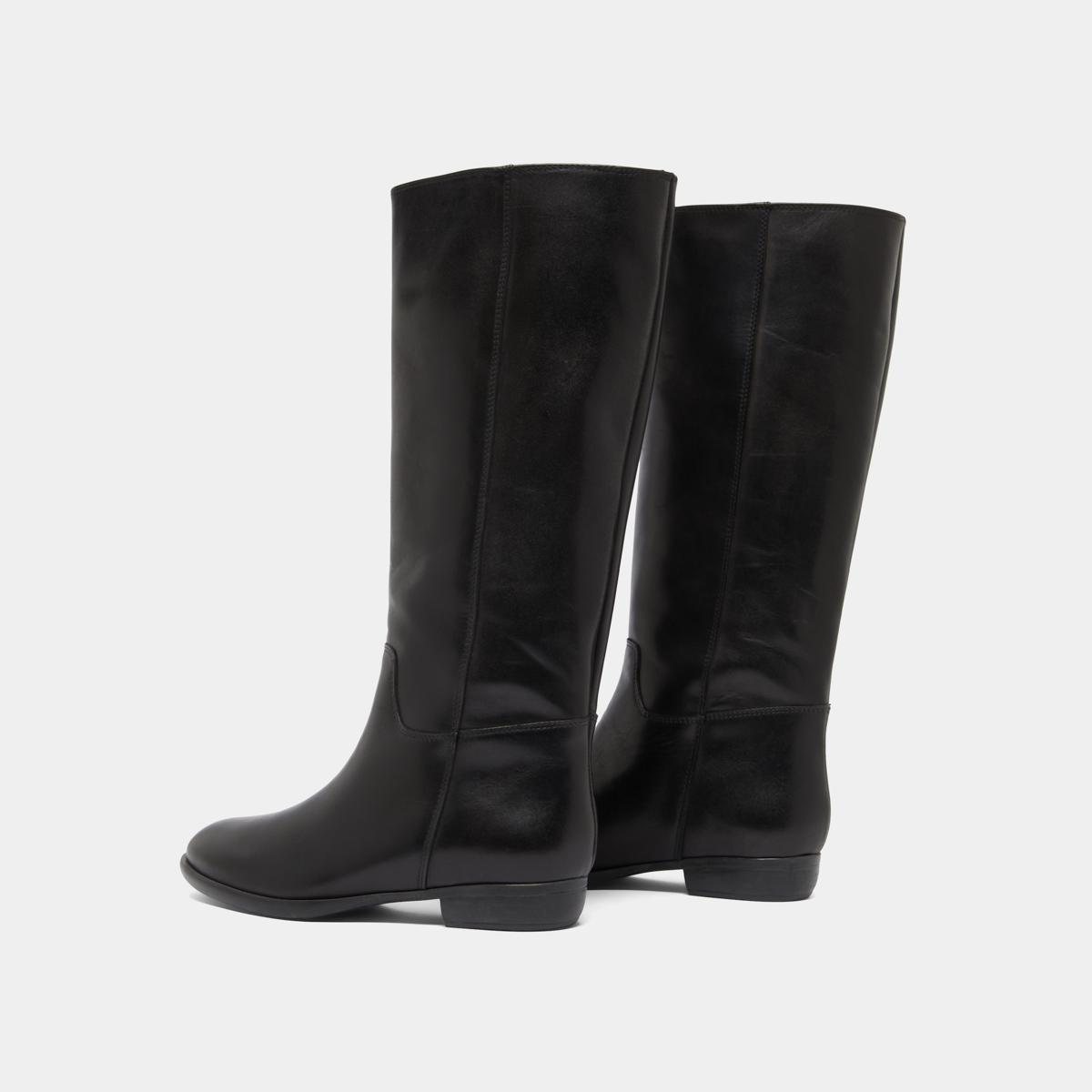 Flat boots in black leather | 1137