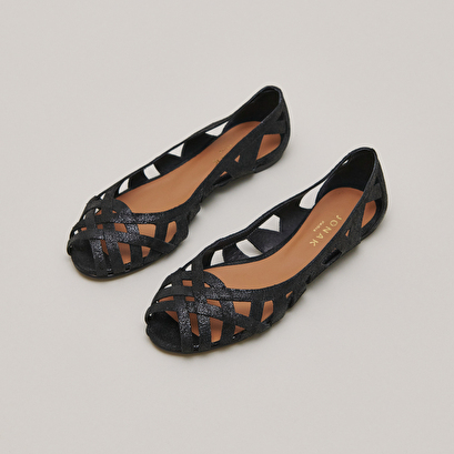 Cut-out ballet flats black