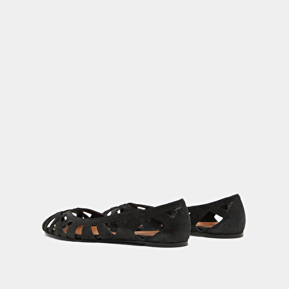 Cut-out ballet flats black