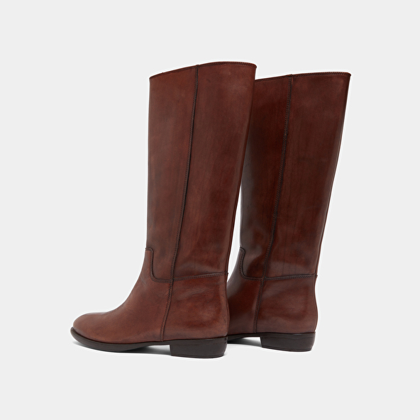Flat boots in cognac patinated leather | 1137
