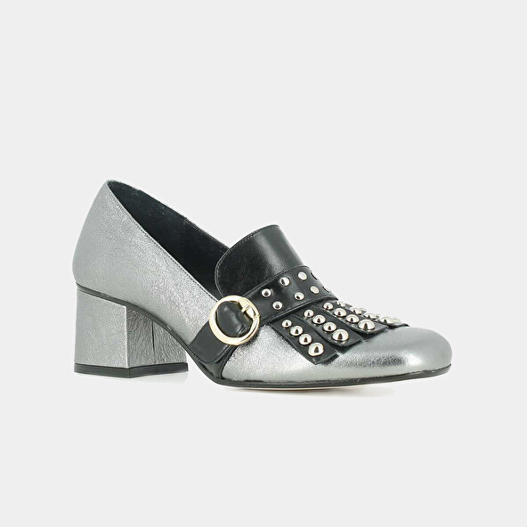 Metallic leather moccasins with fringed tab and cabochons | VICTOIRE