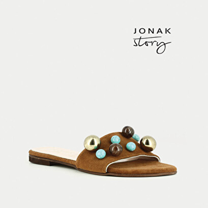 Flat mules in camel-coloured suede with beads | chouchou