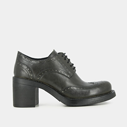 High-heeled khaki leather derbies | erika