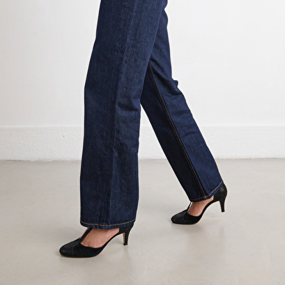 T-bar shoes in black velvet | 10714
