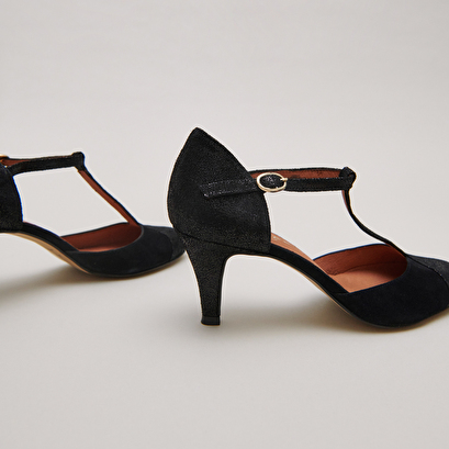 T-bar shoes in black velvet | 10714