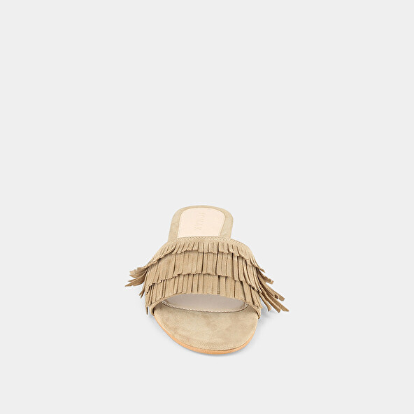Beige suede mules with fringe | WENDY