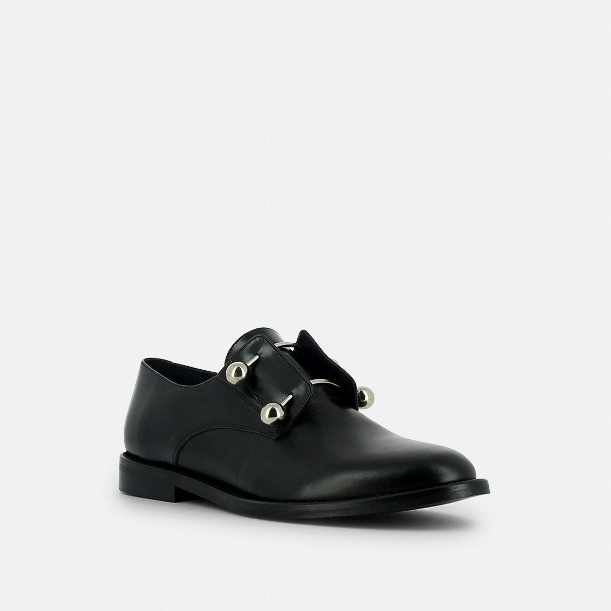 Brogues with silver bars and cabochons in black leather | DUTHEN