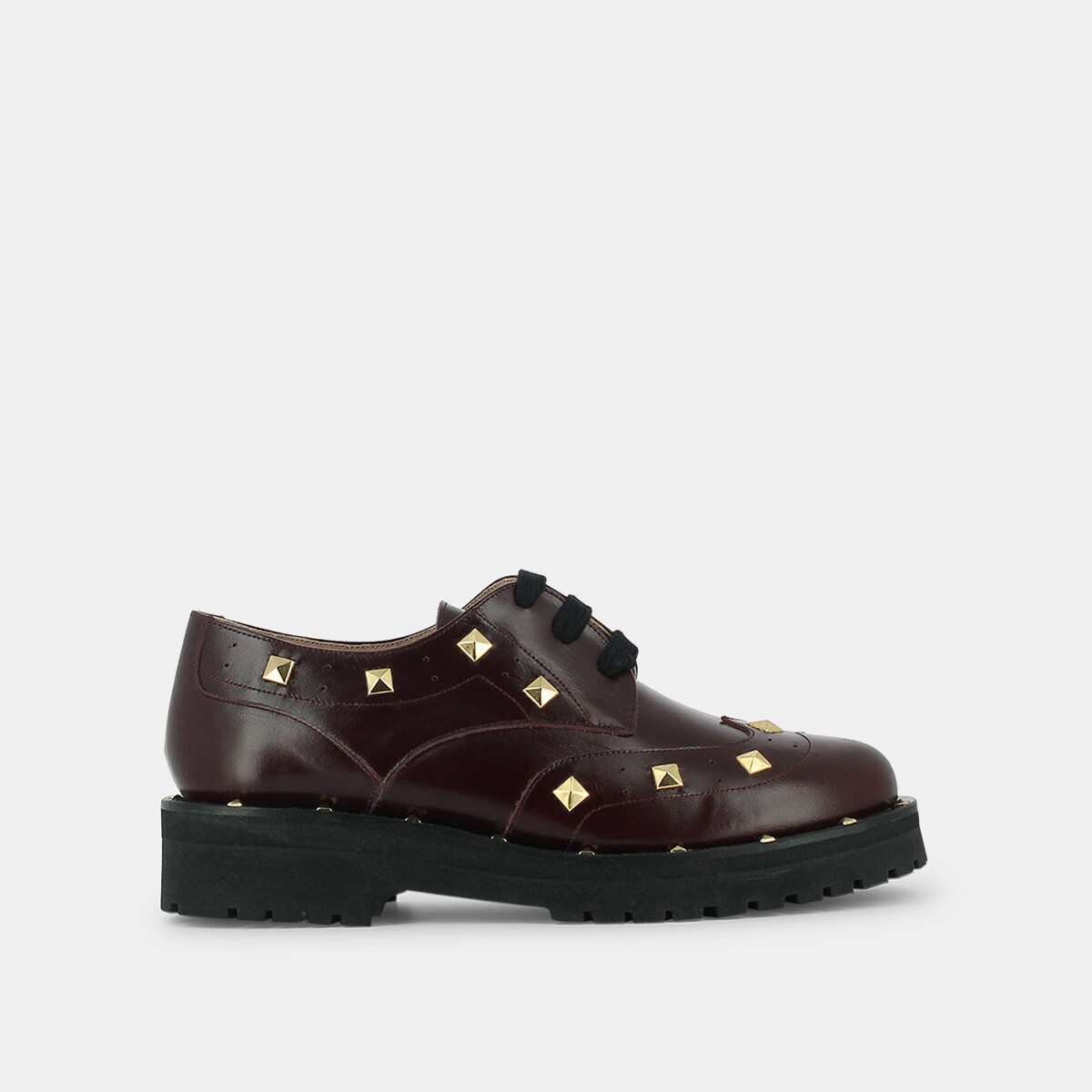 Derbies with golden studs in burgandy leather | AIVA