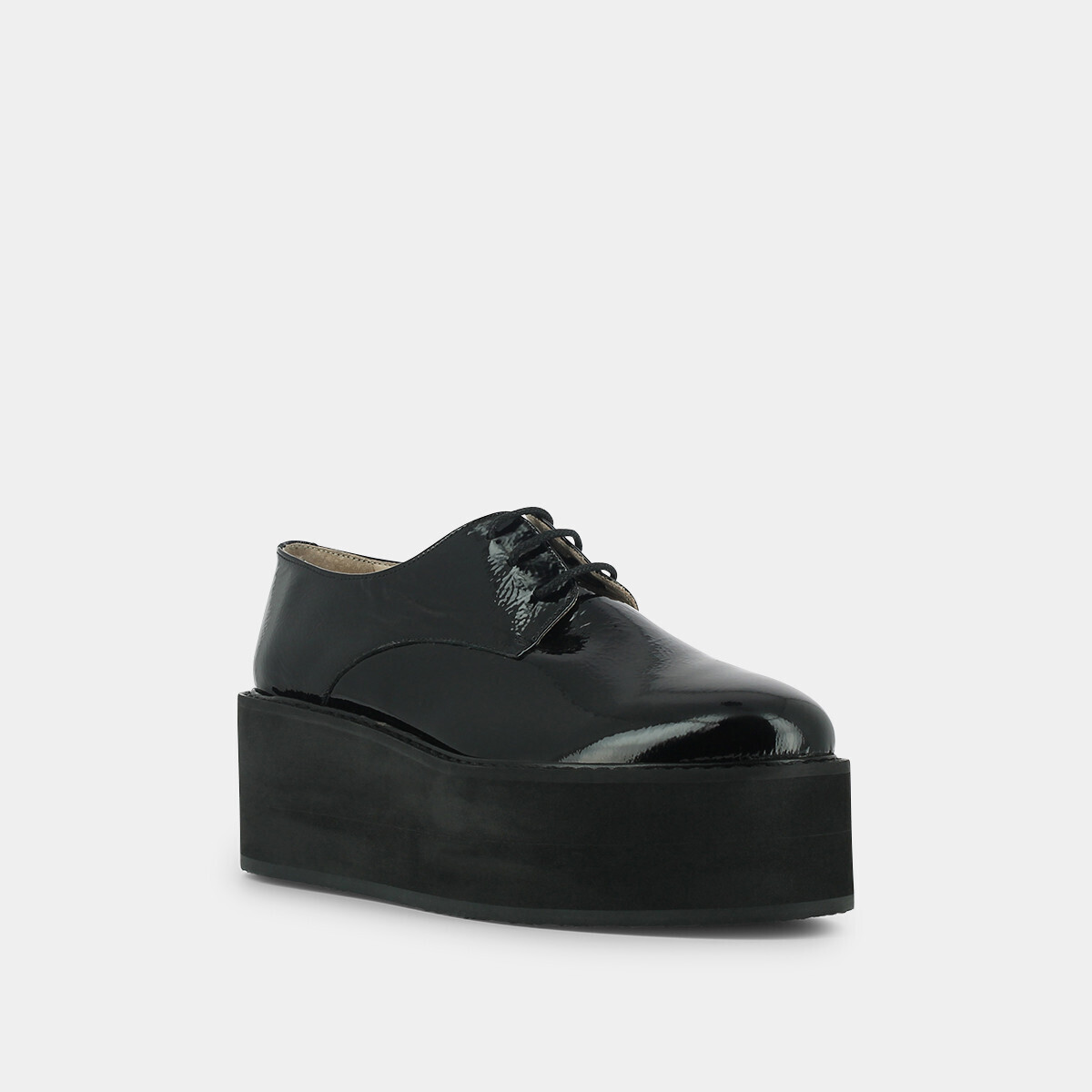 Shiny platform derbies in black leather | ALILOU