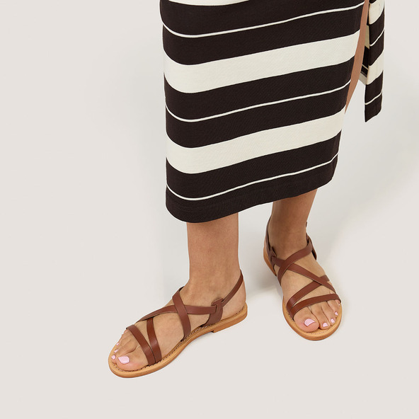 Cognac-coloured sandals in leather | WISCHIA