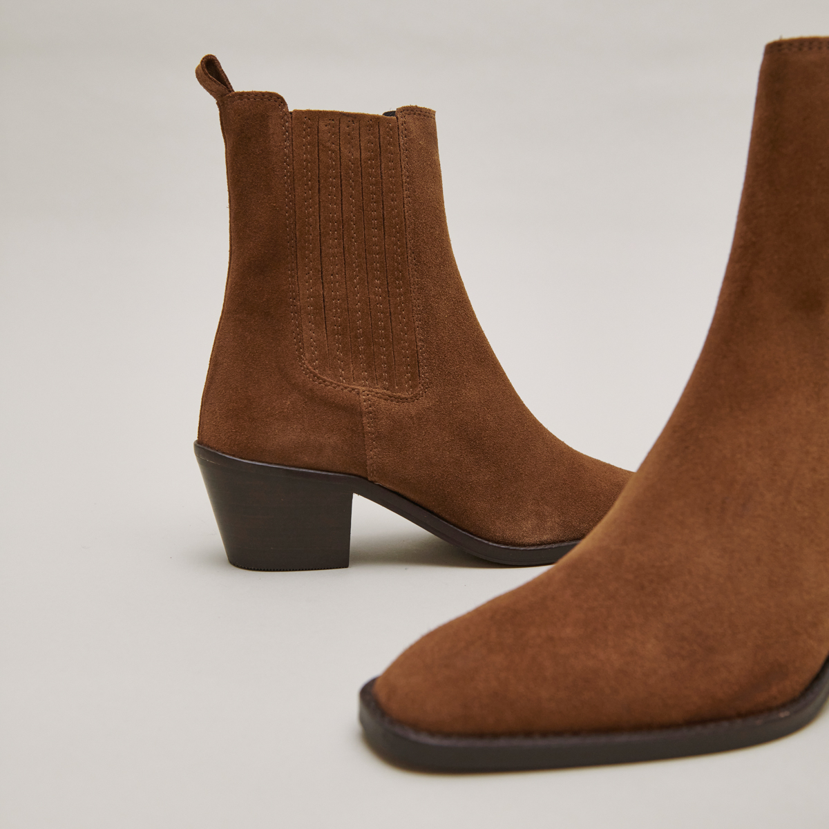 Heeled boots with gathers in brown suede | BIRMAN