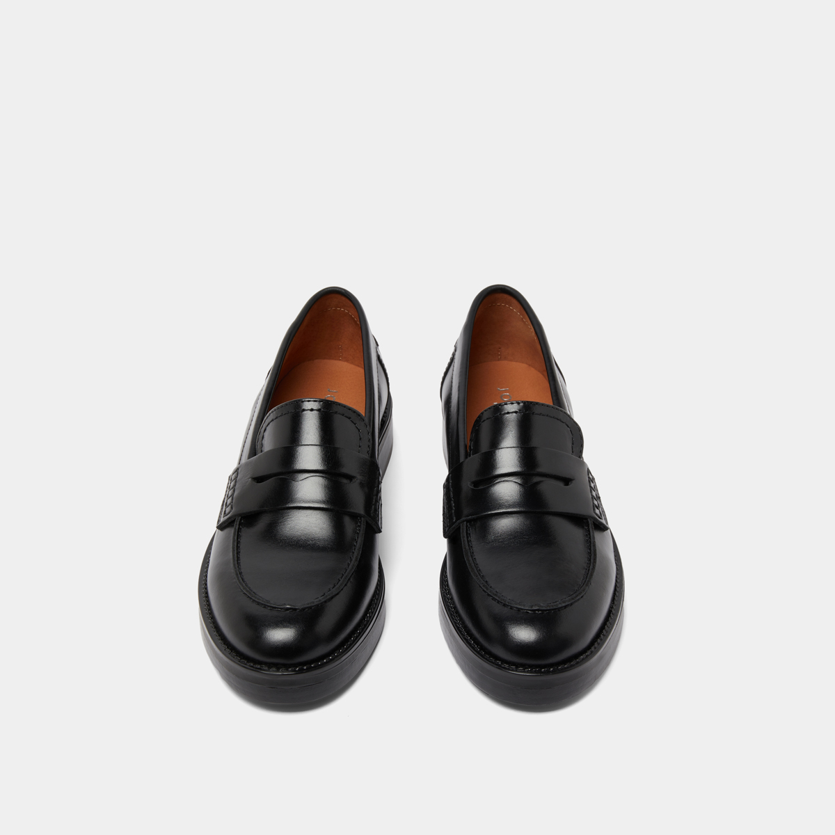 Round-toed loafers in black leather | MIRNA