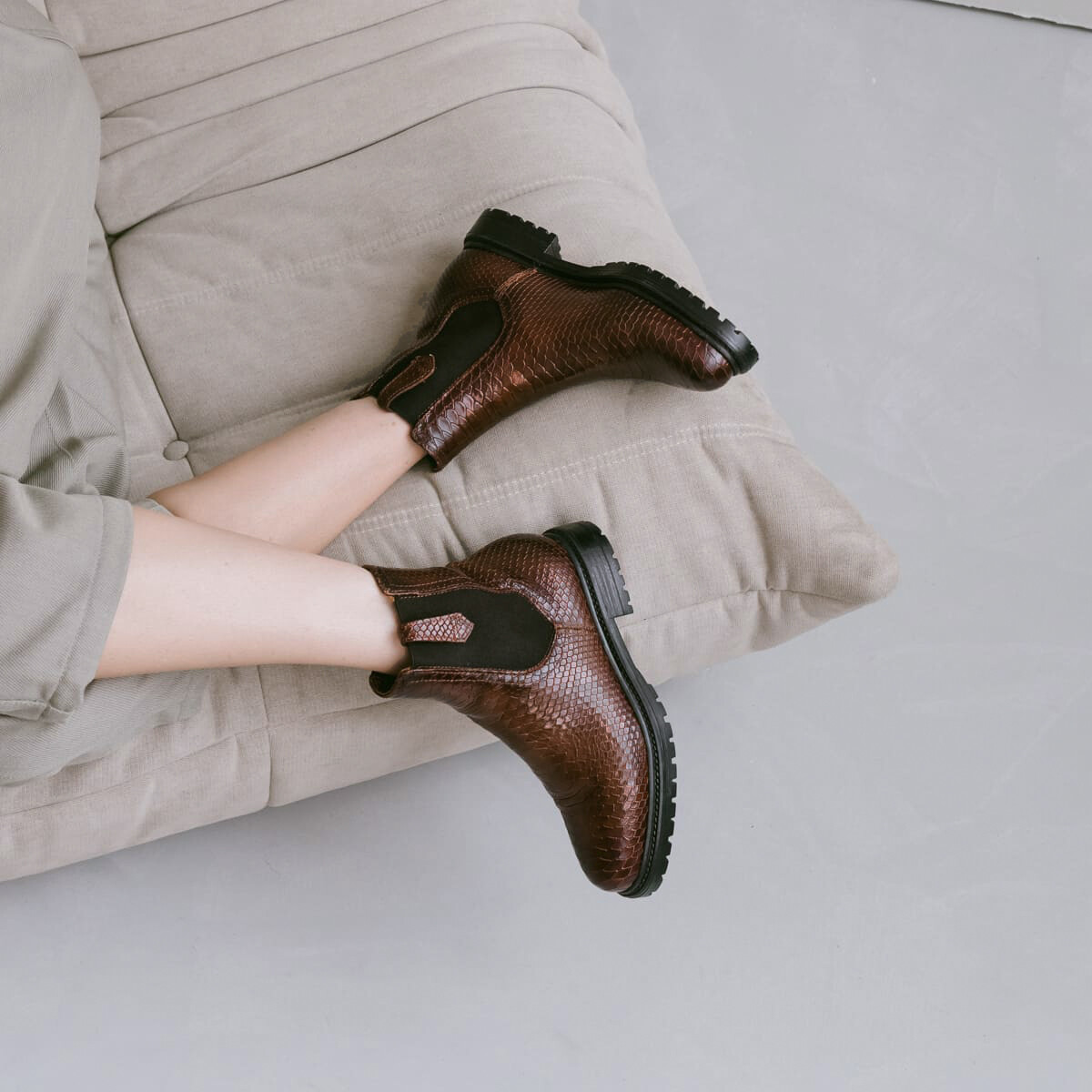 Flat boots in cognac reptile | CANDIDE