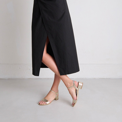 Sandals with square heel in gold snakeskin-effect | via