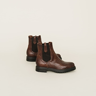 Flat boots cognac