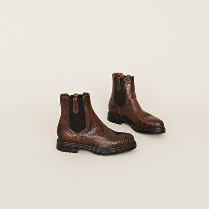 Flat boots cognac