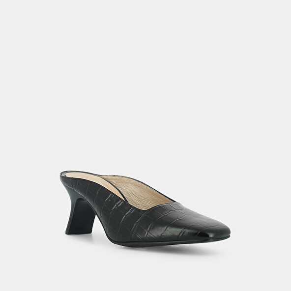 Mules with slanted heel in black crocodile skin | DJOHAN