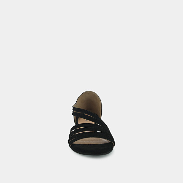 Flat sandals with slender straps in black velvet | WHISK