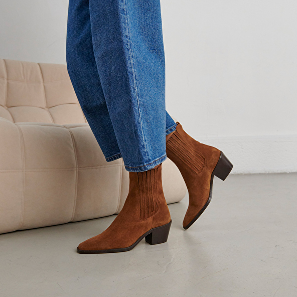Heeled boots with gathers in brown suede | BIRMAN