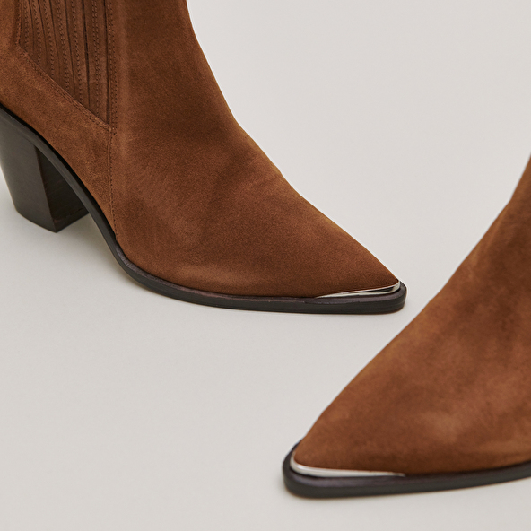 Heeled ankle boots with gathers in brown leather | BASAMA