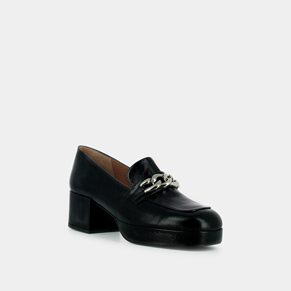 Moccasins with heels in black aged leather | VIANE