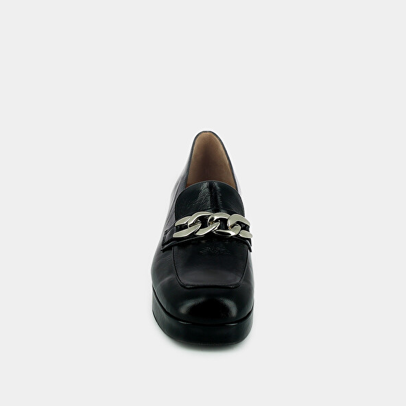 Moccasins with heels in black aged leather | VIANE