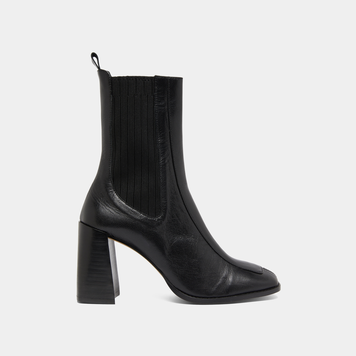 Heeled boots in black leather | VANTI