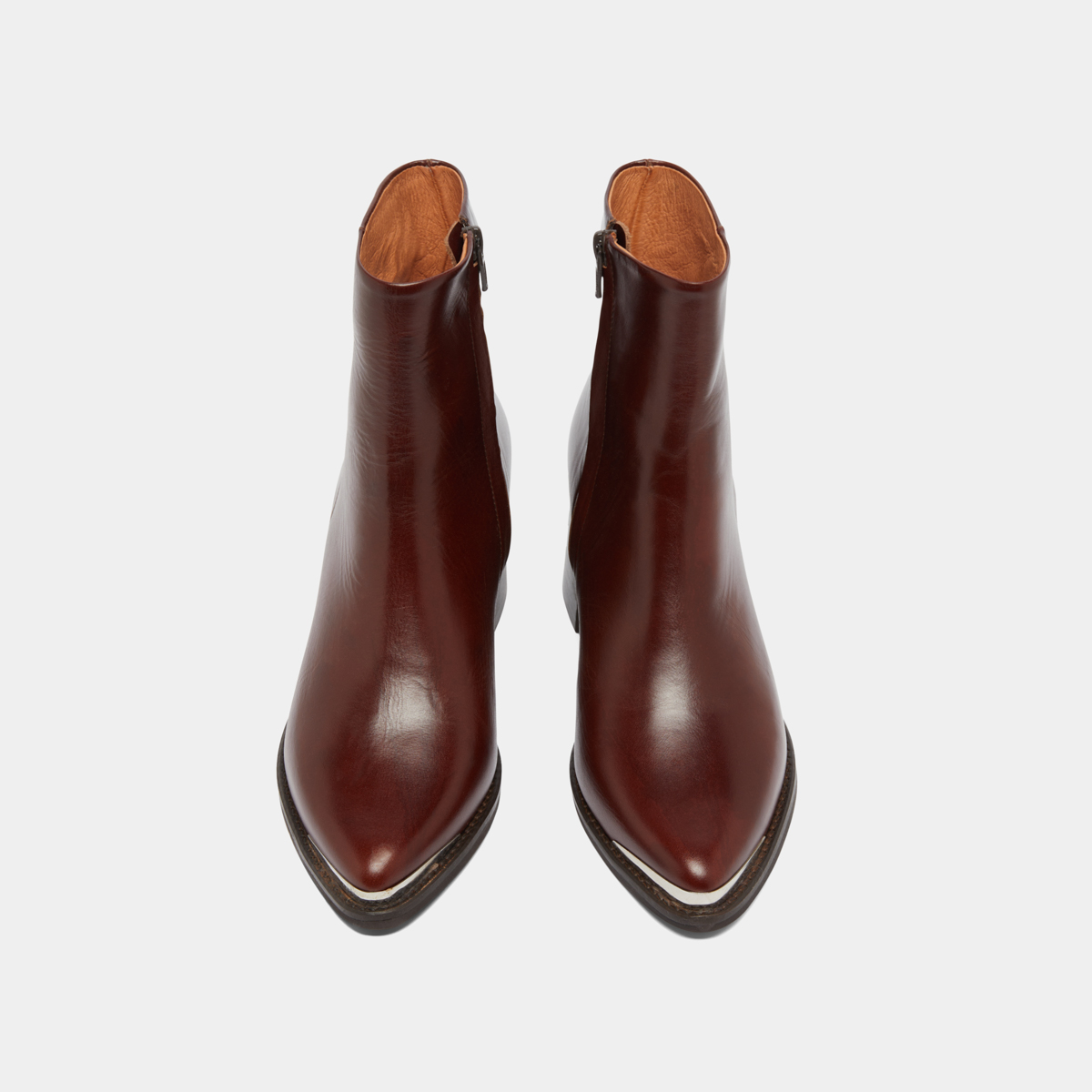 Bottines &agrave; talon et embout dor&eacute; in brown leather | DELO
