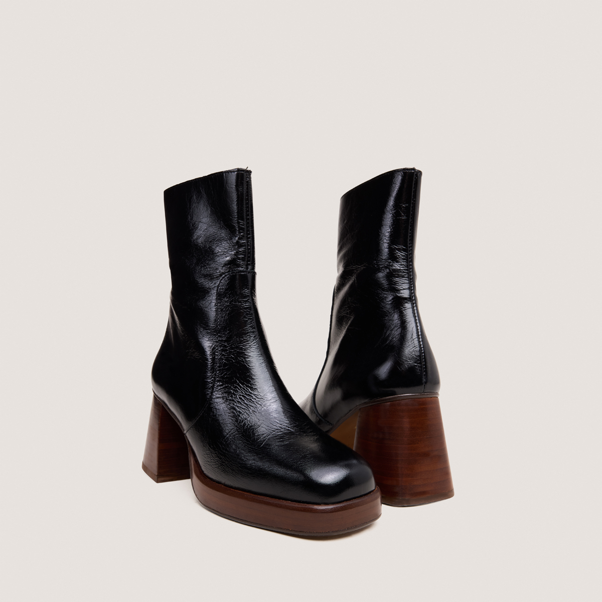 Platform ankle boots in black shiny leather | BRIGAND