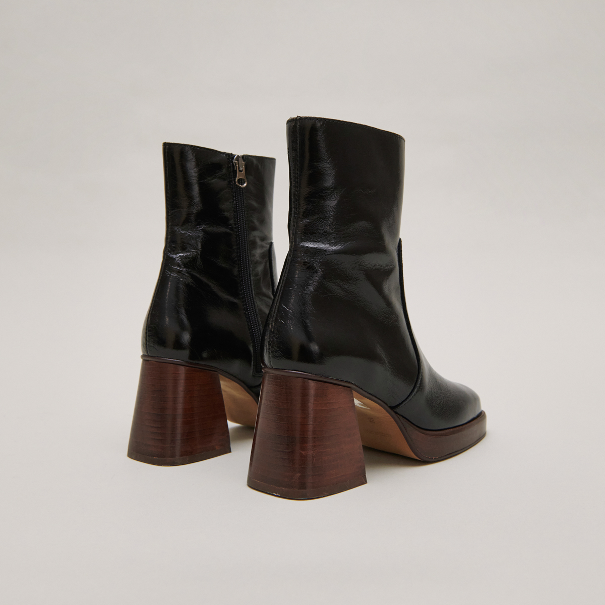 Platform ankle boots in black shiny leather | BRIGAND