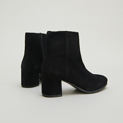 Boots &agrave; talons in black suede | annick