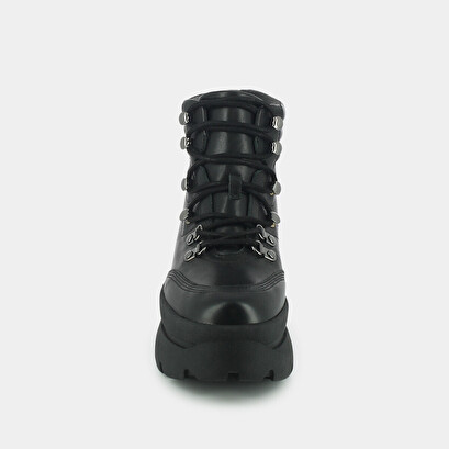 Platform lace-up boots in black leather | gaston
