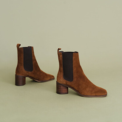 Heeled boots cognac