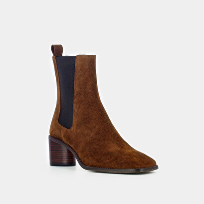 Heeled boots cognac