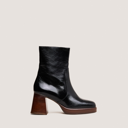 Platform ankle boots in black shiny leather | brigand