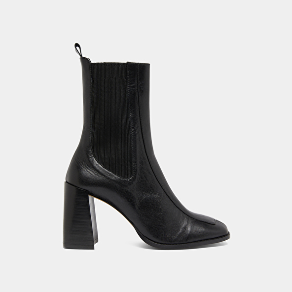 Heeled boots in black leather | VANTI