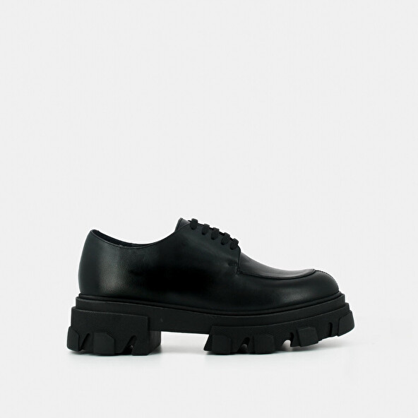 Richelieu with toothed platform in black leather | DEMER