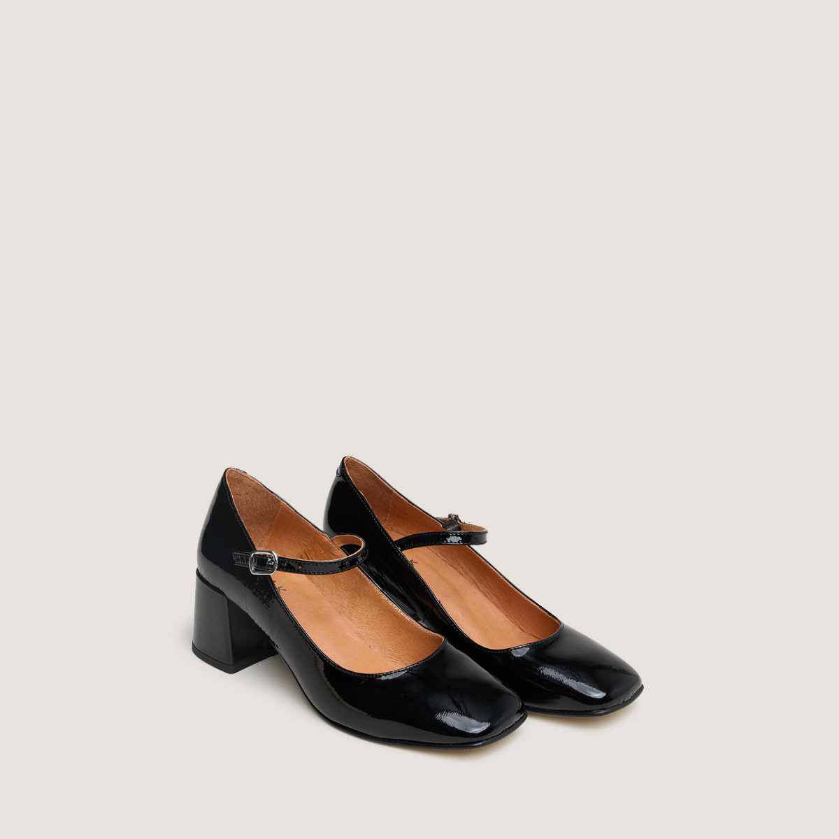 Mary Janes with square heel in black patent leather | ALIENOR
