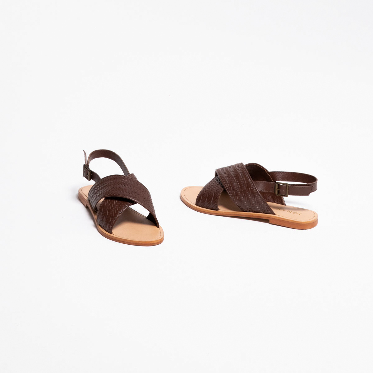 Flat sandals with broad straps in brown leather | WAPITI
