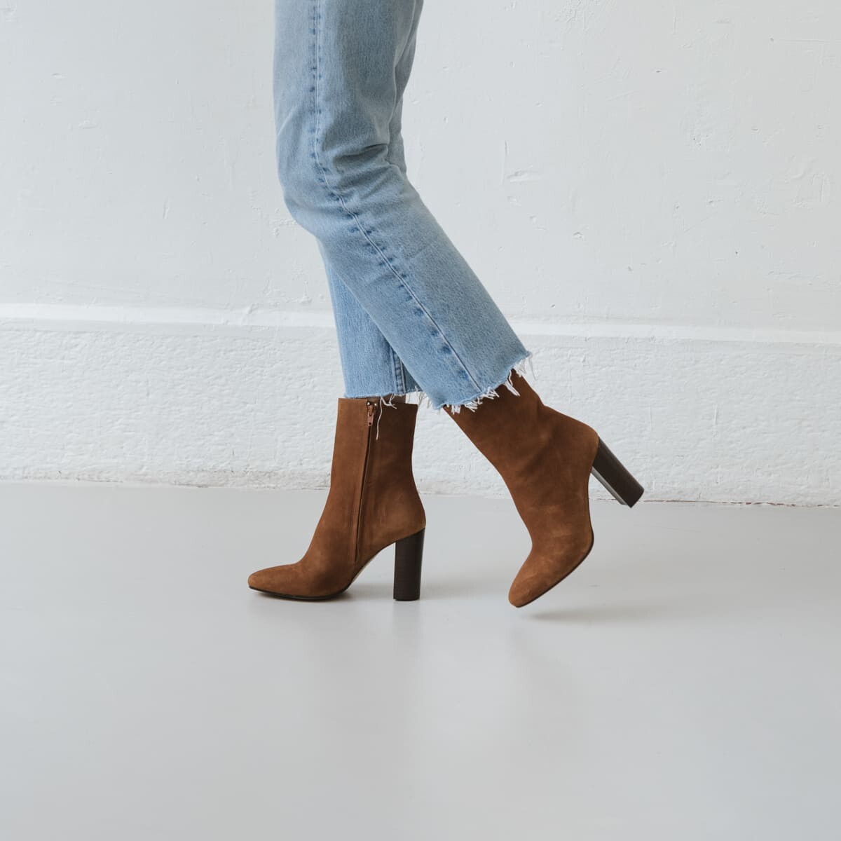 Heeled boots in brown velvet | VALORIS