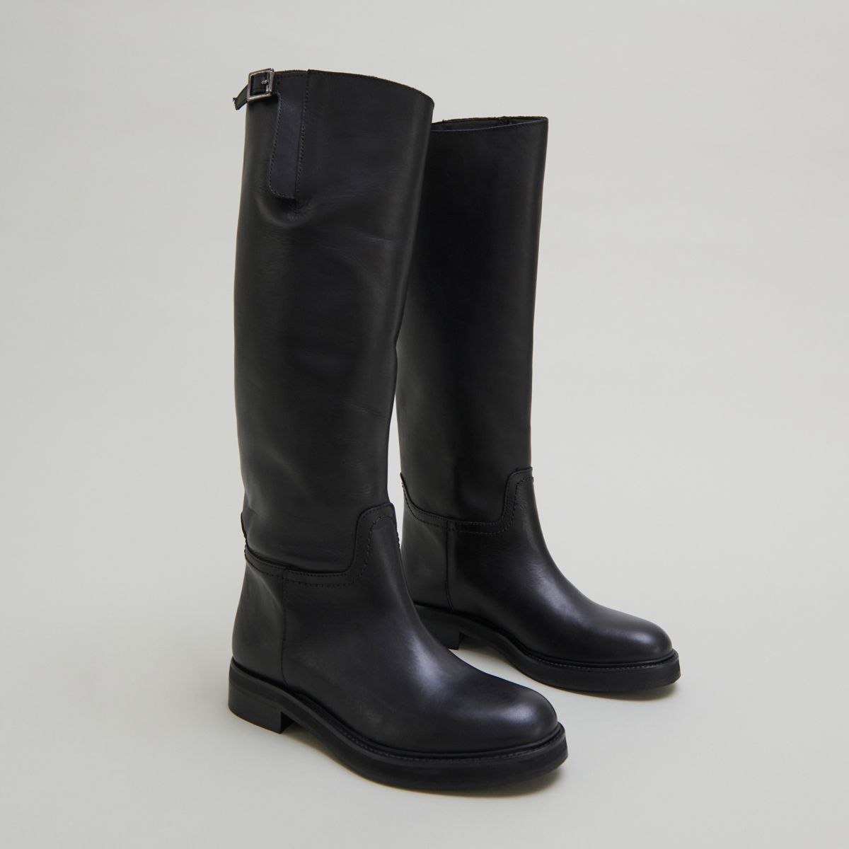 Riding boots in black leather | READY