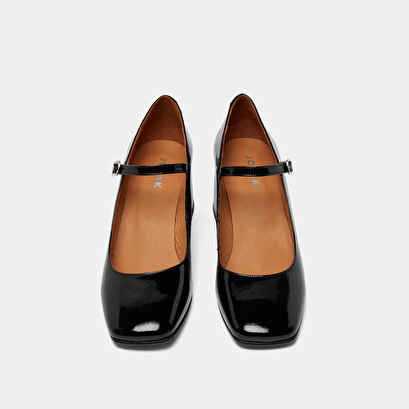 Mary janes with square heel in black patent leather | alienor