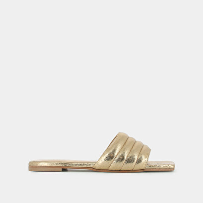 Square-toe mules in gold cracked leather | degati
