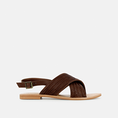 Flat sandals with broad straps brown