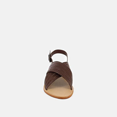 Flat sandals with broad straps brown