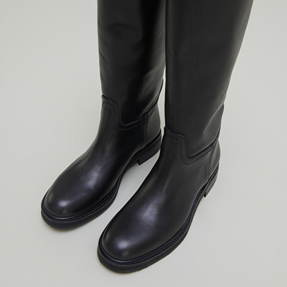 Riding boots in black leather | READY
