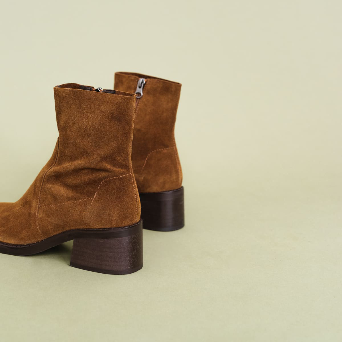 Heeled boots in cognac suede | BORABORA
