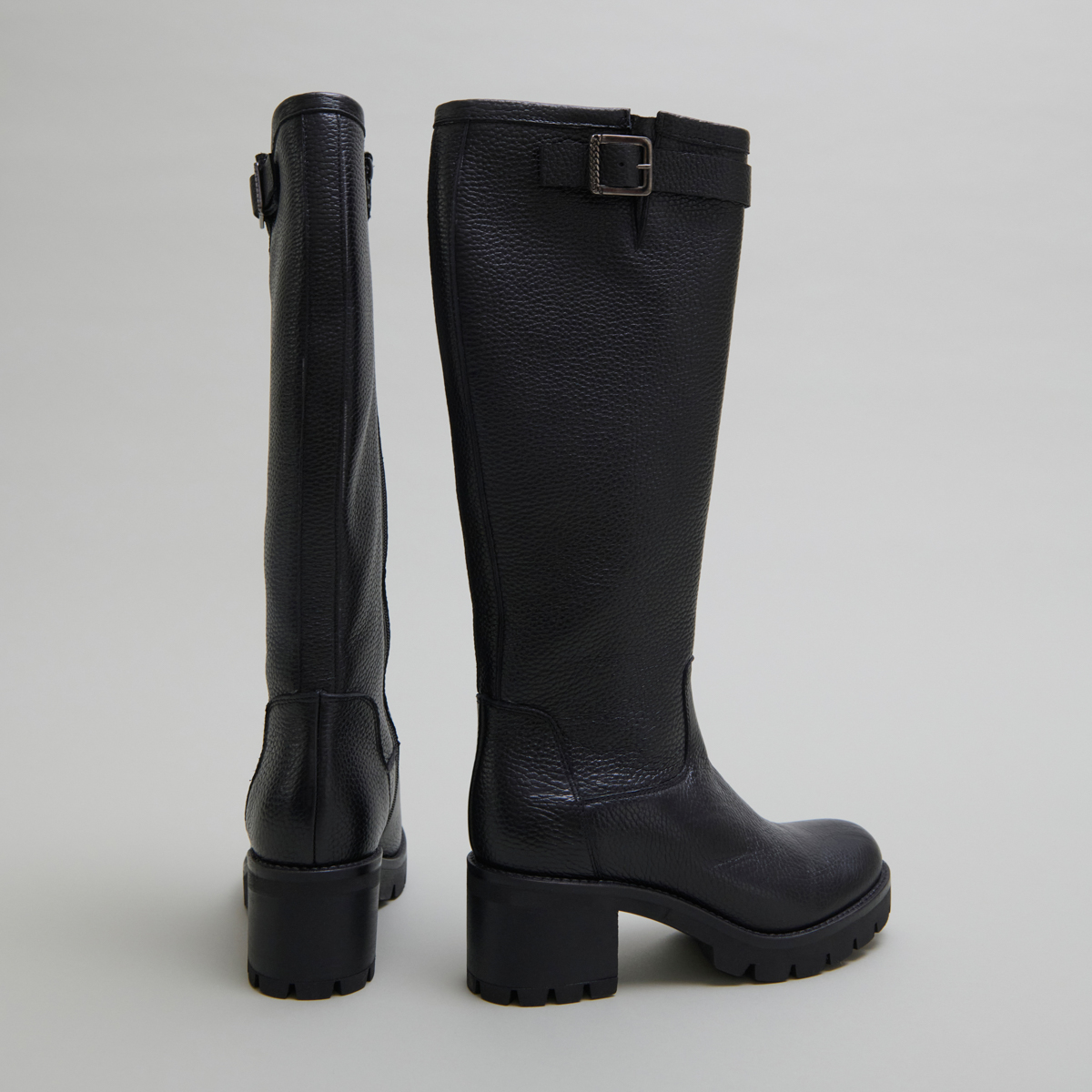 Bottes à semelles crantées et boucles in black grained leather | MIDAS